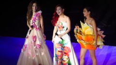花都開好了 & 心還是熱的 & 像女孩的女人