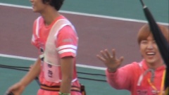 燦多被自己的傘打到 (deul M)