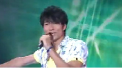 對面的女孩看過來