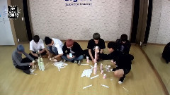 防彈少年團福不福 五篇 堆紙杯