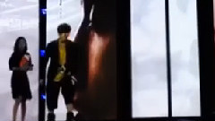 鹿晗現場秀輪滑小技能