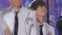 歌謠祭典ending被煙花嚇到的金泰亨