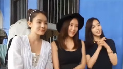 看看T-ARA成員孝敏和恩靜,還有韓國演員江寶貝參觀漲弼士故居的畫面