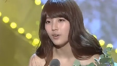 秀智 紅毯 電影女子新人獎 受賞
