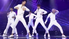 Young, Wild & Free & 鎖鏈(Chained Up)