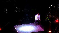 Baby,Don't Cry 濕身舞