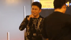 粉絲網 你吃襪子了啊