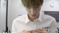 BANGTAN BOMB  幫SUGA戴美瞳的JIN哥