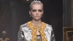 Moschino 秋冬時裝秀獨家2016-2017年