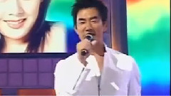 對面的女孩看過來