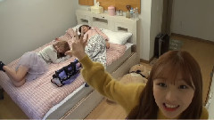 被面包操縱的兩個lovelyz人偶! 中文字幕