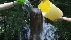 冰桶挑戰接力 林允兒Cut