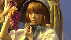 新CMで一人三役に 特製衣裝に'お人形さんみたい' 'アイスの実'新TV-CM 'そのまんま実ーや'編
