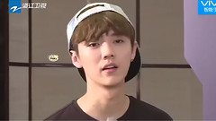 穿越紅繩 小鹿帥氣過關