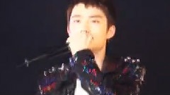 開度喝一瓶水 &