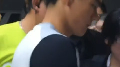NEO活動結束后給粉絲簽名