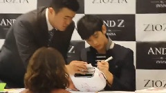 Ziozia簽售1