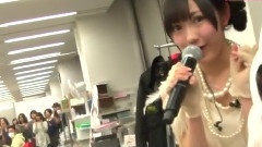 AKB48 まゆゆソロ 初ライブは意外な場所 新聞報道 12/03/01