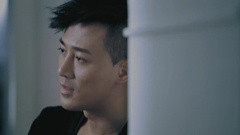 人一個