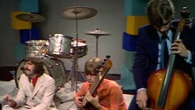 Om Live On Colour Me Pop