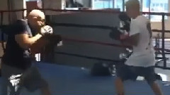 Justin Bieber練拳擊