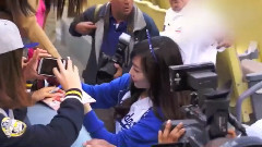 黃美英簽名握手打招呼視頻CUT一則