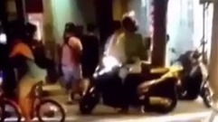 林允兒西班牙拍攝路透視頻一則Cut