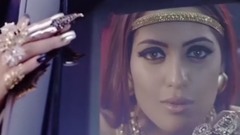 Chick Main Hoon Brown