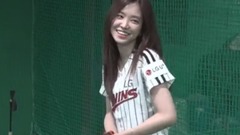 LG雙子棒球隊開球 孫娜恩Cut