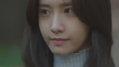 安娜和家里外頭等待的粉絲們合照