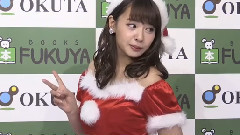 AKB48 - 山田菜々,お気に入りは"ボンデージ衣裝" ミニスカサンタで登場