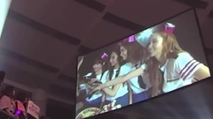 泰妍演唱會上慶生說話 成員顧著吃蛋糕