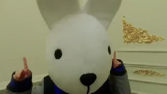 TWICE工作之余也玩兒個假人熱拍