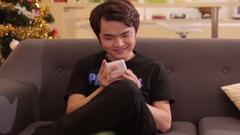 情人節待家里玩手機,老媽的眼神都快把我射穿了!