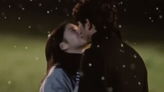 像初雪一樣靠近你