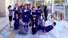 辦公室男女兩隊尬舞,也是蠻厲害的!