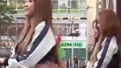 大街上表演
