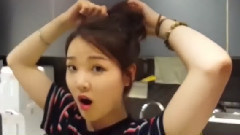 OH MY GIRL - 嚕妹吃頭發咬人系列