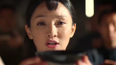 電視劇<紅高粱>九兒帶單家跪拜酒神