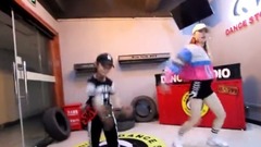 導師帶領劉詩妍同學漢口店演繹街舞Hiphop