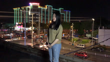  - 樓頂聽美女唱，就愛上了這首《我也很想他》