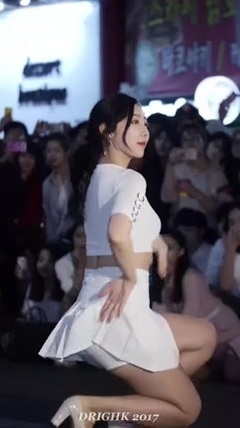 洪真英,韓國群星 - 豎拇指