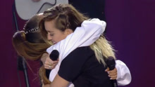 Miley Cyrus & Ariana Grande - Don't Dream It's Over - One Love Manchester現場版 2017