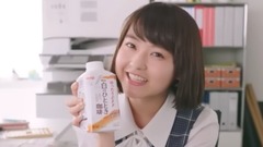 乃木坂46 - 話題のCM あ!間接キス! 乃木坂46 伊藤萬理華 しまるボトルシリーズ