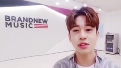 金東賢直播片段 I Just 東東 (DongHyun's first V!)