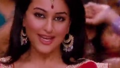 Rowdy Rathore 2012  Chamak Challo Chel Chabeli