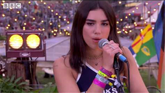 Dua Lipa - Lost In Your Light(Glastonbury session 現場版)