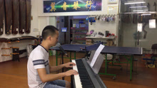 以為小伙子在裝B，唱完《突然好想你》觀眾安靜聽完，眼角濕潤了