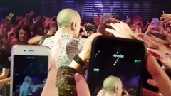 林肯主唱最后一場演出ONE MORE LIGHT