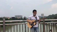  - 廣西小伙路邊自彈自唱，一曲《突然好想你》好聽到醉